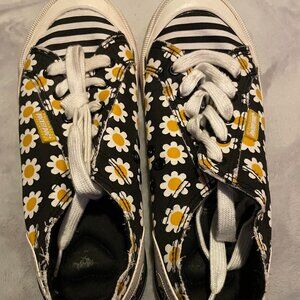 Daisy Pattern Sneakers